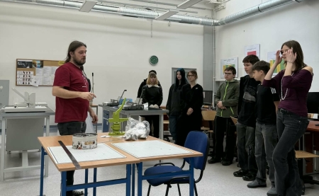 Doradcy zawodowi z ósmoklasistami odwiedzili Technikum Poligraficzne