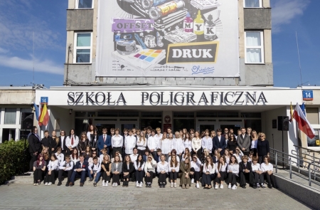 Uczniowie świętują stulecie szkoły poligraficznej